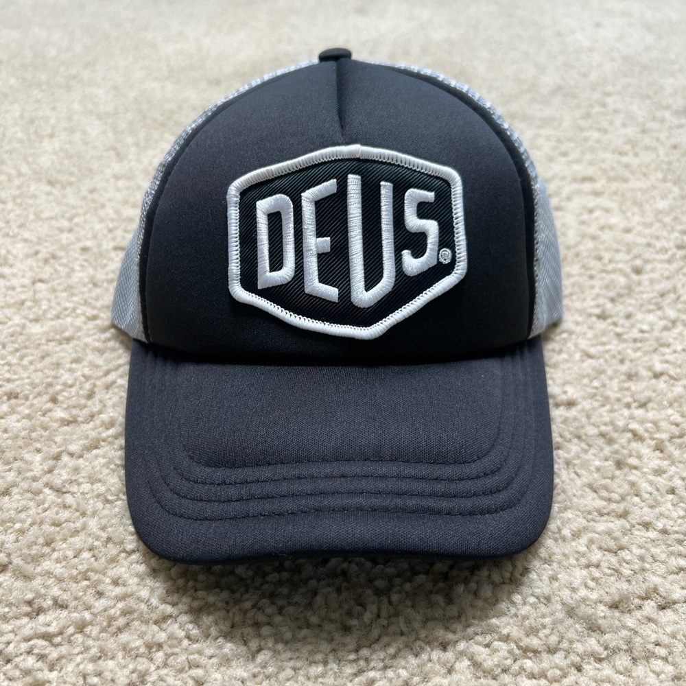 Deus Customs Trucker Hat